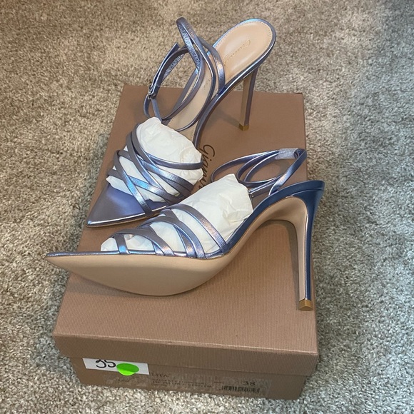 SOLD ✨Gianvito Rossi ‘Lita’ Metallic Leather Sandal NWT Size 38 - Picture 8 of 9